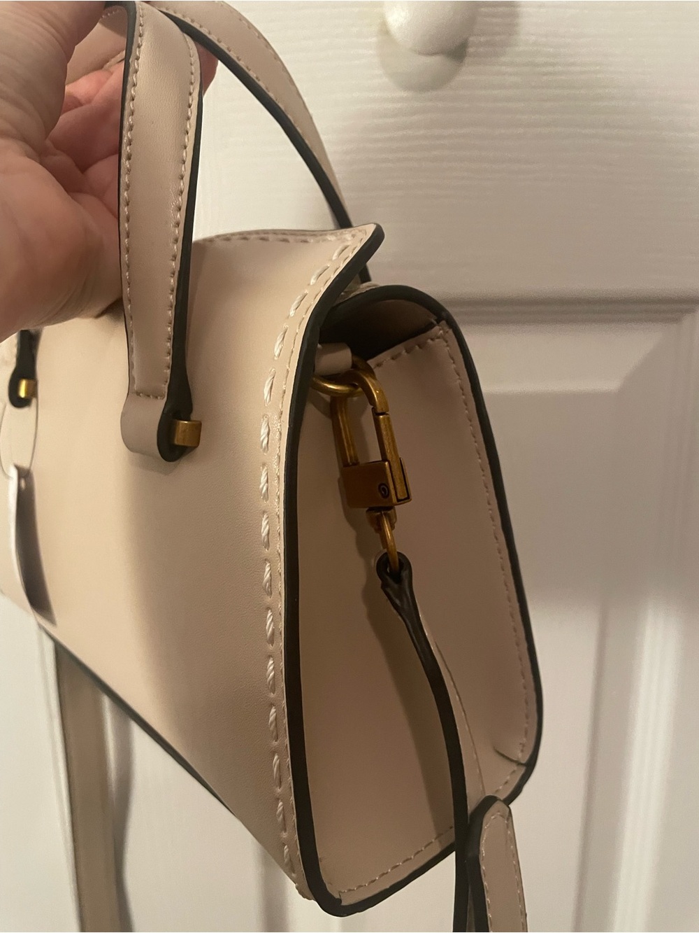 GUESS Mini Satchel 🆕 - Picture 3 of 16